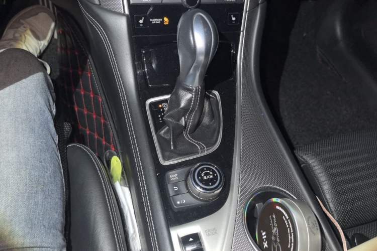 Used Infiniti Q50L 2015 2.0T Sport Edition Gear Lever