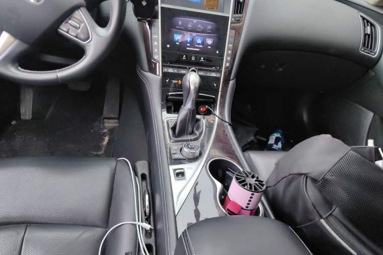 Used Infiniti Q50L 2015 2.0T Luxury Edition Gear Lever