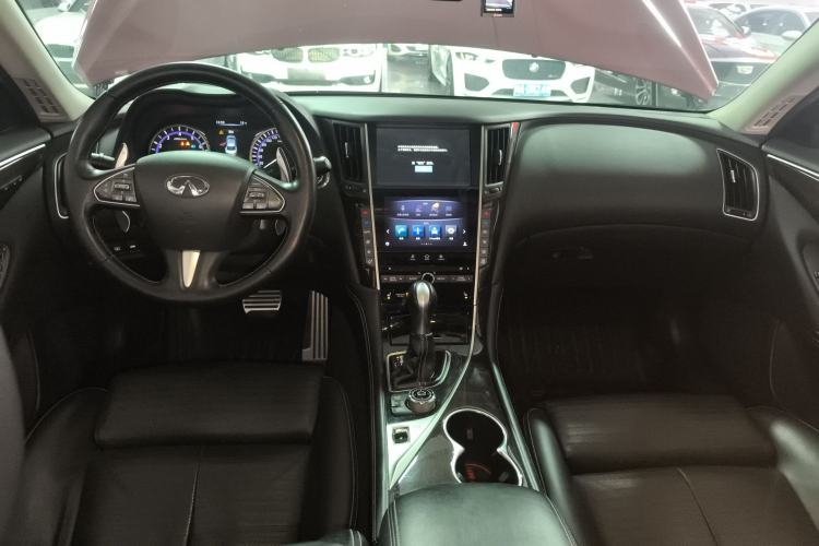 Used Infiniti Q50L 2015 2.0T Luxury Sport Edition Interior 2