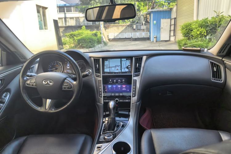 Used Infiniti Q50L 2015 2.0T Enjoyment Edition Interior 4