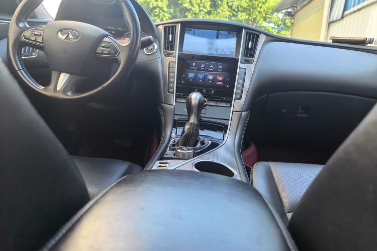 Used Infiniti Q50L 2015 2.0T Enjoyment Edition Interior 6