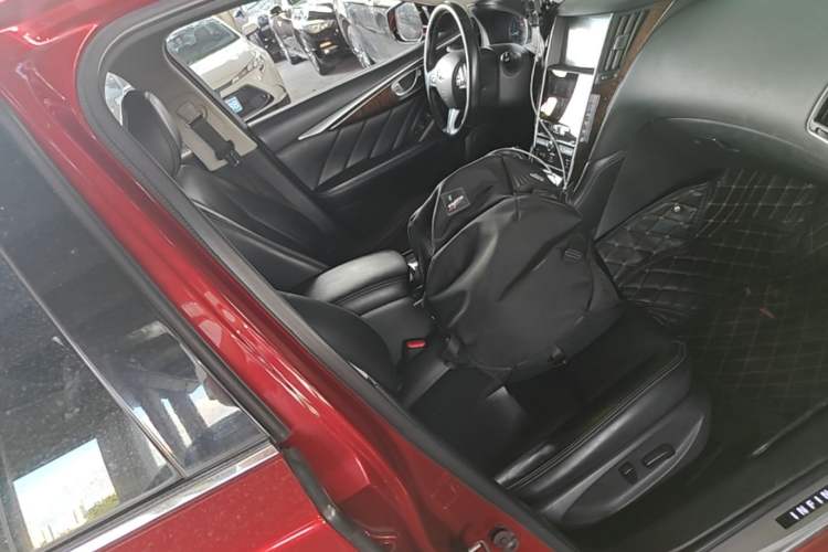 Used Infiniti Q50L 2015 2.0T Luxury Edition Right Front Seat