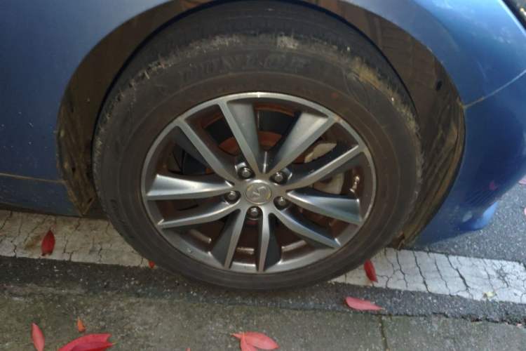 Used Infiniti Q50L 2015 2.0T Enjoyment Edition Right Front Wheel Hub