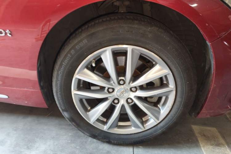 Used Infiniti Q50L 2015 2.0T Enjoyment Edition Right Front Wheel Hub