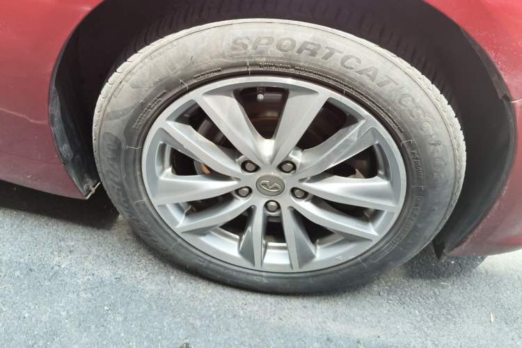 Used Infiniti Q50L 2015 2.0T Enjoyment Edition Right Front Wheel Hub