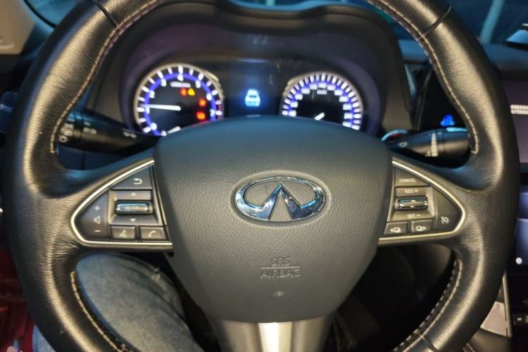 Used Infiniti Q50L 2015 2.0T Enjoyment Edition Steering Wheel
