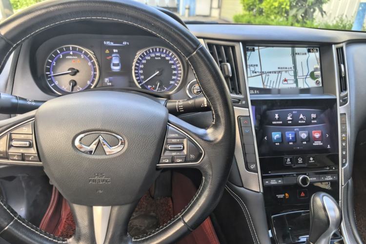Used Infiniti Q50L 2015 2.0T Enjoyment Edition Steering Wheel