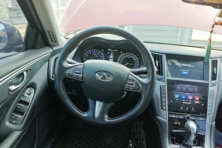 Used Infiniti Q50L 2015 2.0T Enjoyment Edition Steering Wheel