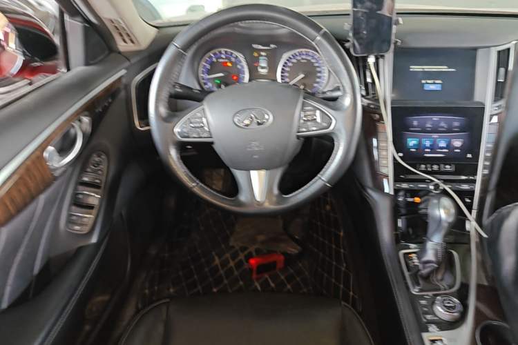 Used Infiniti Q50L 2015 2.0T Luxury Edition Steering Wheel