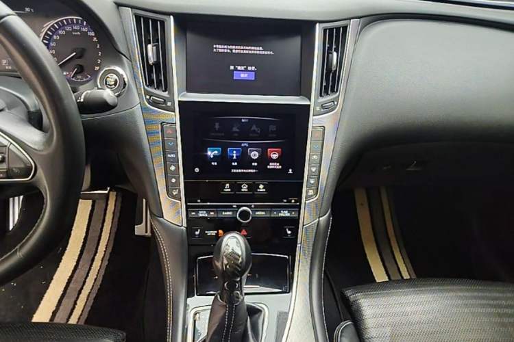 Used Infiniti Q50L 2015 2.0T Sport Edition Audio And AC Panel