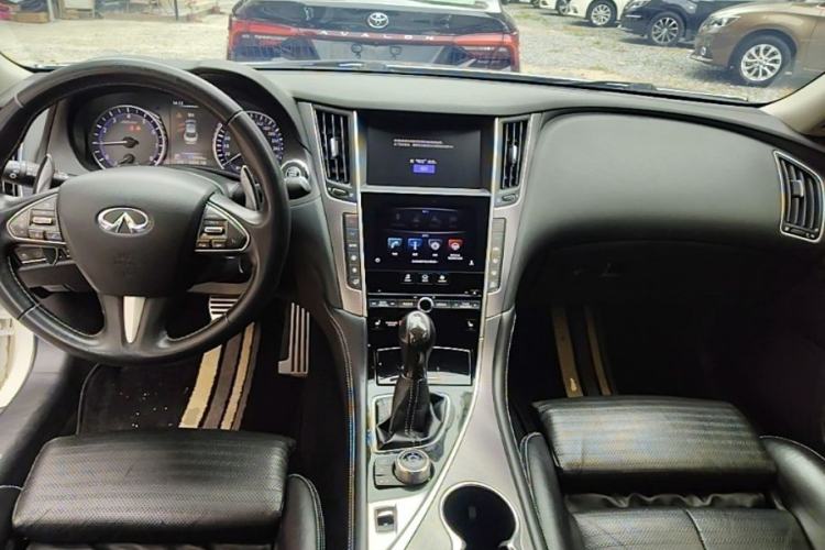 Used Infiniti Q50L 2015 2.0T Sport Edition Center Console