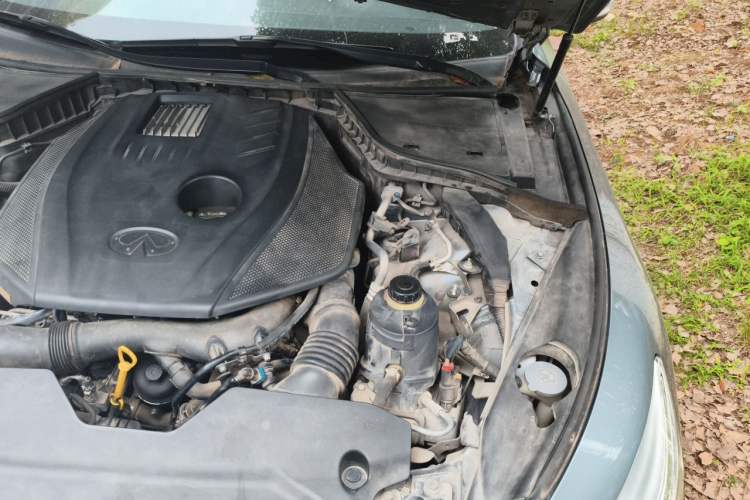 Used Infiniti Q50L 2015 2.0T Comfort Edition Engine Bay Left