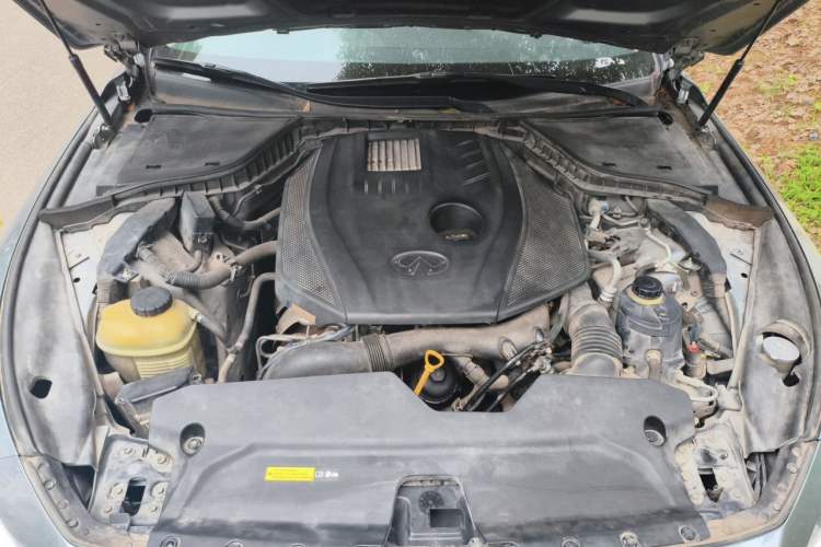 Used Infiniti Q50L 2015 2.0T Comfort Edition Engine Bay