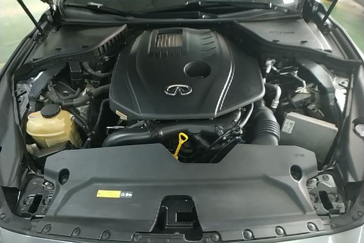 Used Infiniti Q50L 2015 2.0T Sport Edition Engine Bay