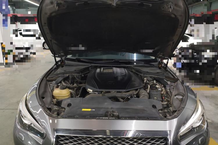 Used Infiniti Q50L 2015 2.0T Enjoyment Edition Engine Bay