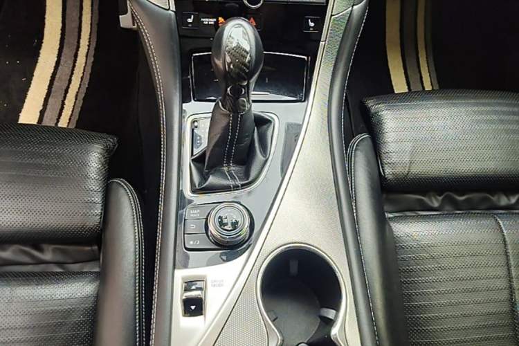 Used Infiniti Q50L 2015 2.0T Sport Edition Gear Lever