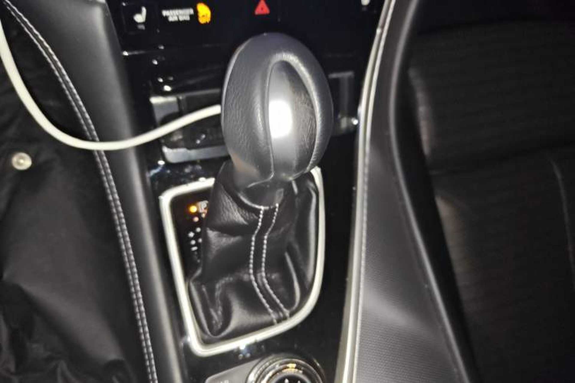 Used Infiniti Q50L 2015 2.0T Sport Edition Gear Lever