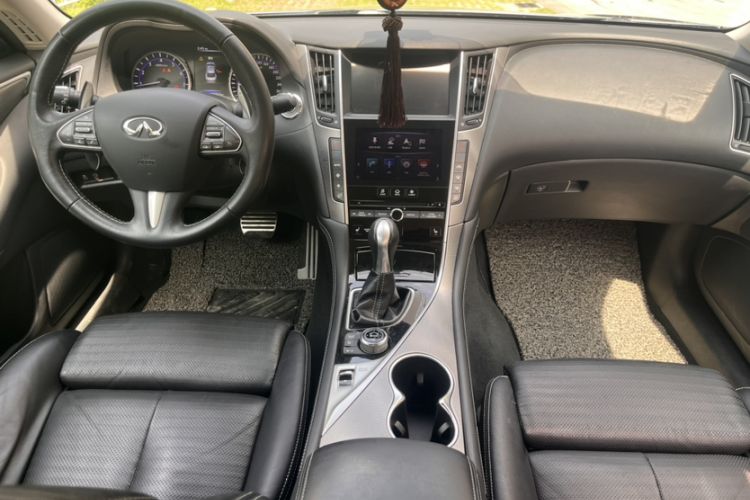 Used Infiniti Q50L 2015 2.0T Sport Edition Interior 4