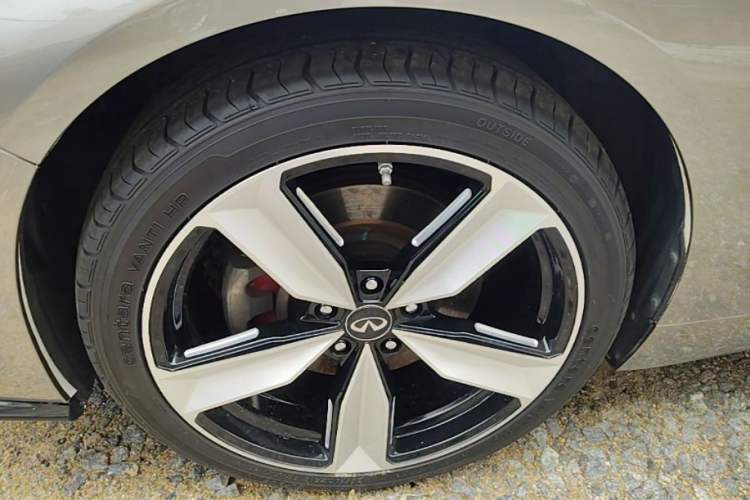 Used Infiniti Q50L 2015 2.0T Sport Edition Left Front Wheel Hub