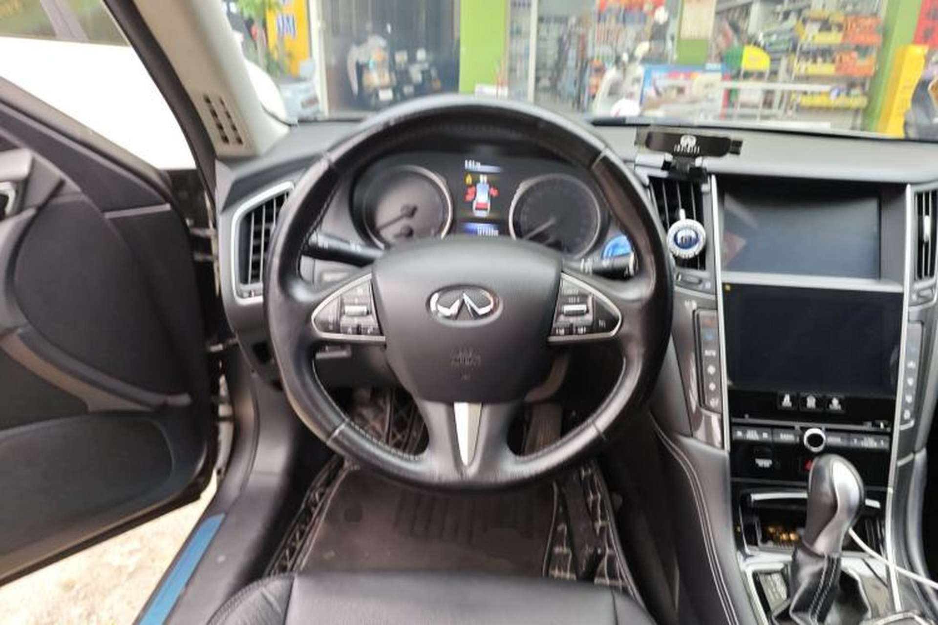 Used Infiniti Q50L 2015 2.0T Comfort Edition Steering Wheel