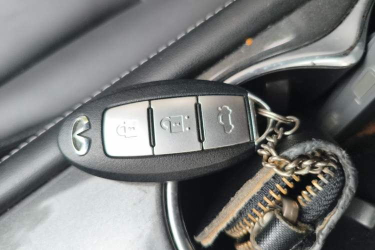 Used Infiniti Q50L 2015 2.0T Comfort Edition Vehicle Key