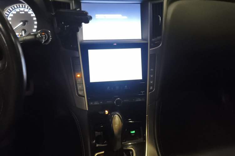 Used Infiniti Q50L 2015 2.0T Enjoyment Edition Audio And AC Panel