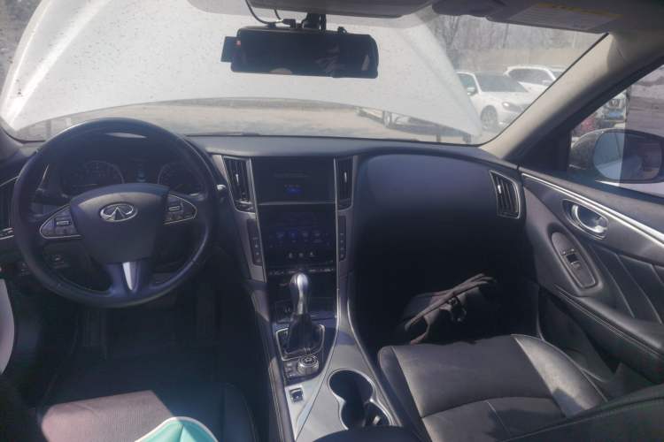 Used Infiniti Q50L 2015 2.0T Enjoyment Edition Audio And AC Panel