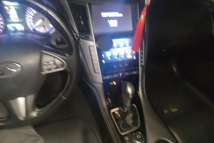 Used Infiniti Q50L 2015 2.0T Enjoyment Edition Audio And AC Panel