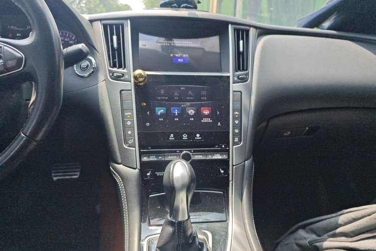 Used Infiniti Q50L 2015 2.0T Sport Edition Audio And AC Panel
