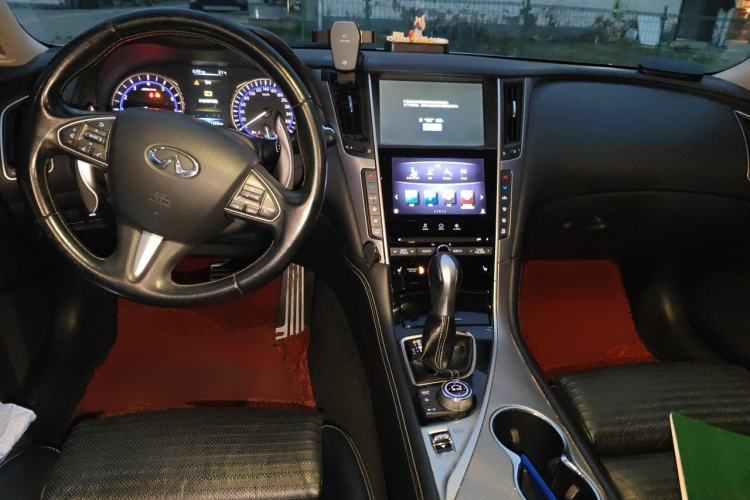 Used Infiniti Q50L 2015 2.0T Sport Edition Center Console