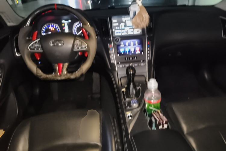 Used Infiniti Q50L 2015 2.0T Enjoyment Edition Center Console