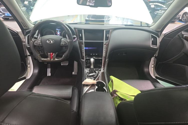 Used Infiniti Q50L 2015 2.0T Luxury Sport Edition Center Console