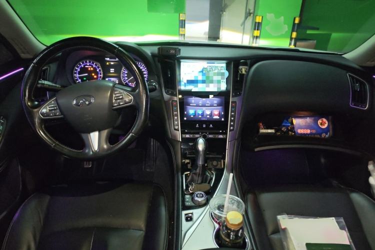 Used Infiniti Q50L 2015 2.0T Enjoyment Edition Center Console
