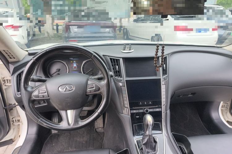 Used Infiniti Q50L 2015 2.0T Comfort Edition Center Console