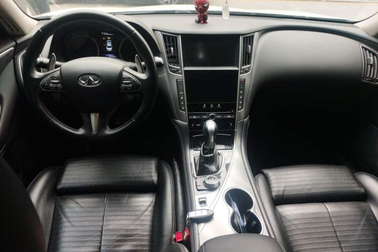 Used Infiniti Q50L 2015 2.0T Sport Edition Center Console