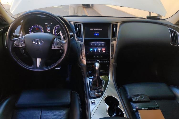 Used Infiniti Q50L 2015 2.0T Sport Edition Center Console