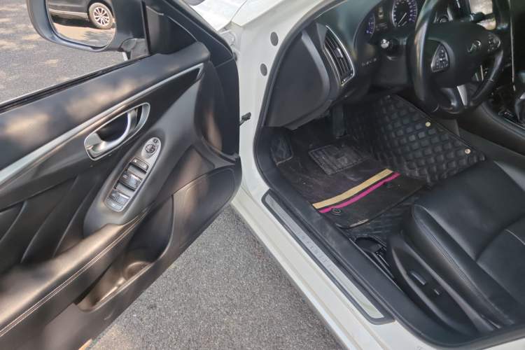 Used Infiniti Q50L 2015 2.0T Comfort Edition Driver Seat