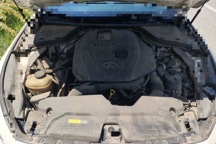 Used Infiniti Q50L 2015 2.0T Enjoyment Edition Engine Bay