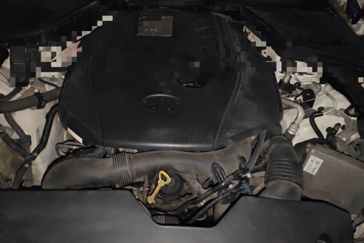 Used Infiniti Q50L 2015 2.0T Sport Edition Engine Bay