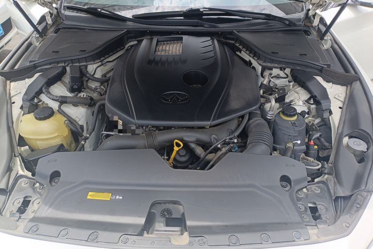 Used Infiniti Q50L 2015 2.0T Enjoyment Edition Engine Bay