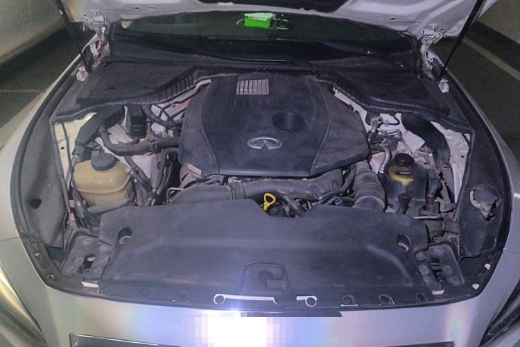 Used Infiniti Q50L 2015 2.0T Enjoyment Edition Engine Bay