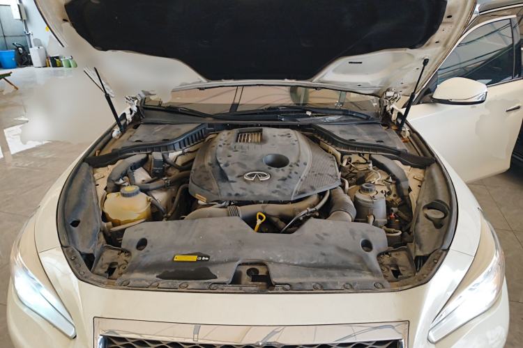 Used Infiniti Q50L 2015 2.0T Comfort Edition Engine Bay