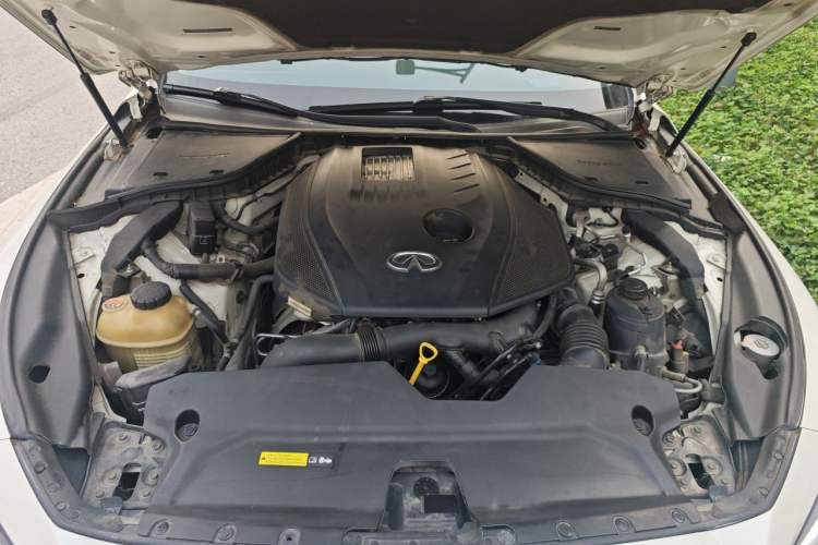 Used Infiniti Q50L 2015 2.0T Luxury Edition Engine Bay