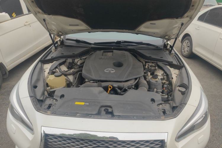 Used Infiniti Q50L 2015 2.0T Enjoyment Edition Engine Bay
