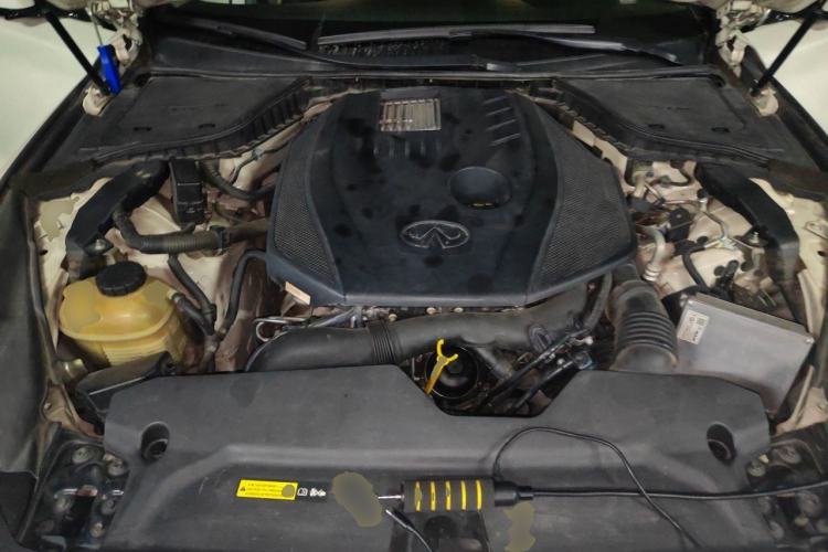 Used Infiniti Q50L 2015 2.0T Sport Edition Engine Bay