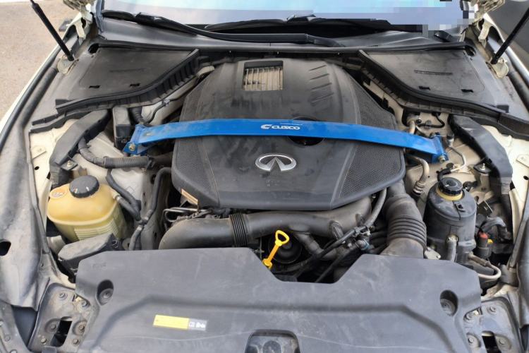 Used Infiniti Q50L 2015 2.0T Enjoyment Edition Engine Bay