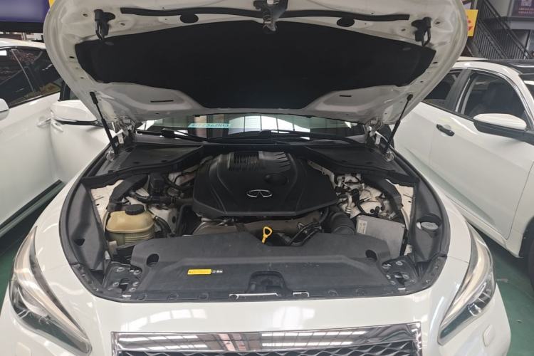 Used Infiniti Q50L 2015 2.0T Luxury Sport Edition Engine Bay