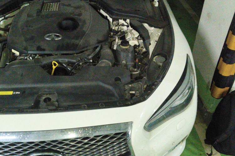 Used Infiniti Q50L 2015 2.0T Enjoyment Edition Engine Bay Left