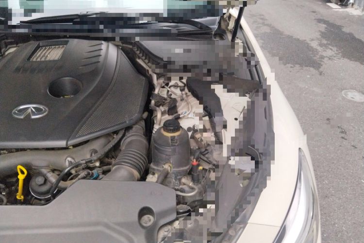 Used Infiniti Q50L 2015 2.0T Enjoyment Edition Engine Bay Left