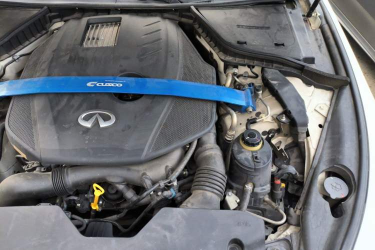Used Infiniti Q50L 2015 2.0T Enjoyment Edition Engine Bay Left